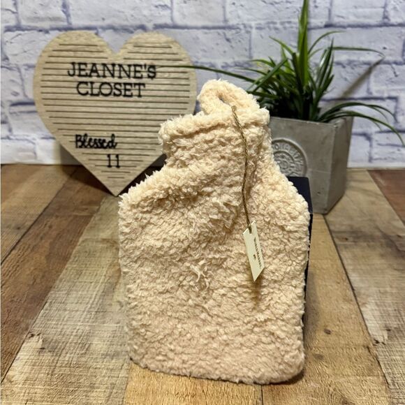 Hot water bottle with sherpa cover new! - Picture 2 of 6